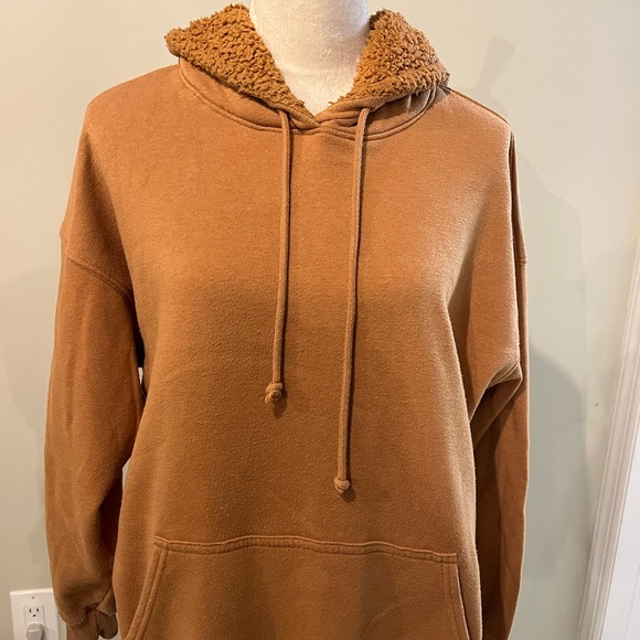 2/$15 AE Hooded Sweatshirt Size XS - Picture 2 of 13